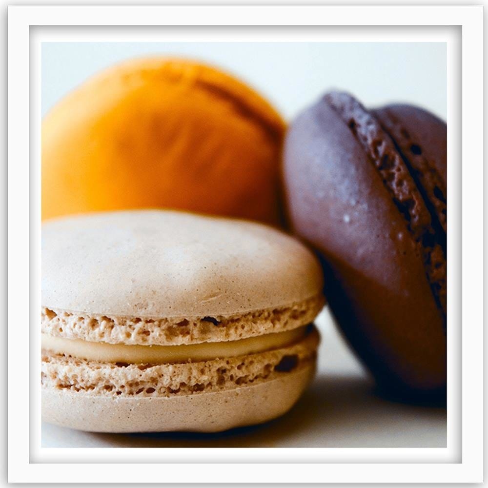 Glezna baltā rāmī - Tasty Macaroons 2 Home Trends DECO