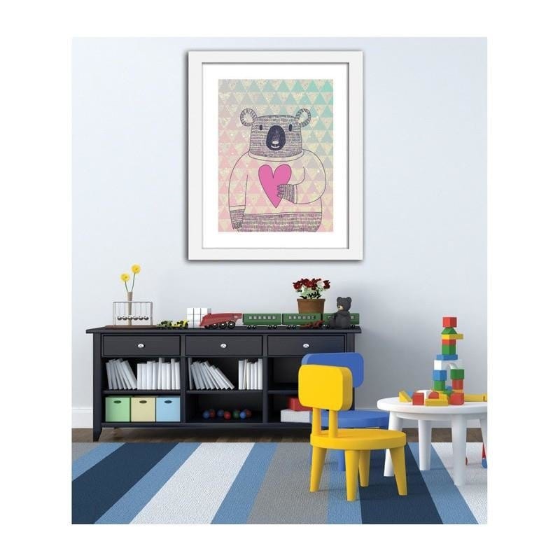 Glezna baltā rāmī - Teddy bear with a heart  Home Trends DECO