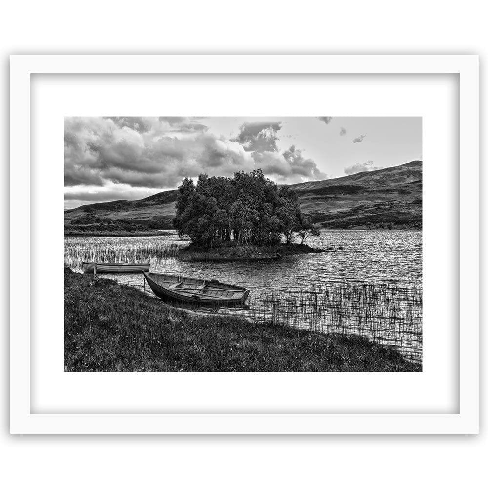 Glezna baltā rāmī - The Island On The Lake 2 Home Trends DECO