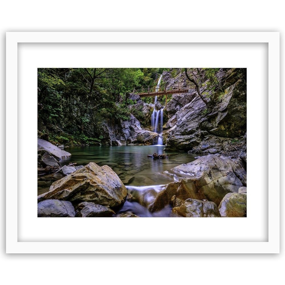 Glezna baltā rāmī - The Picturesque Waterfall Rock Home Trends DECO