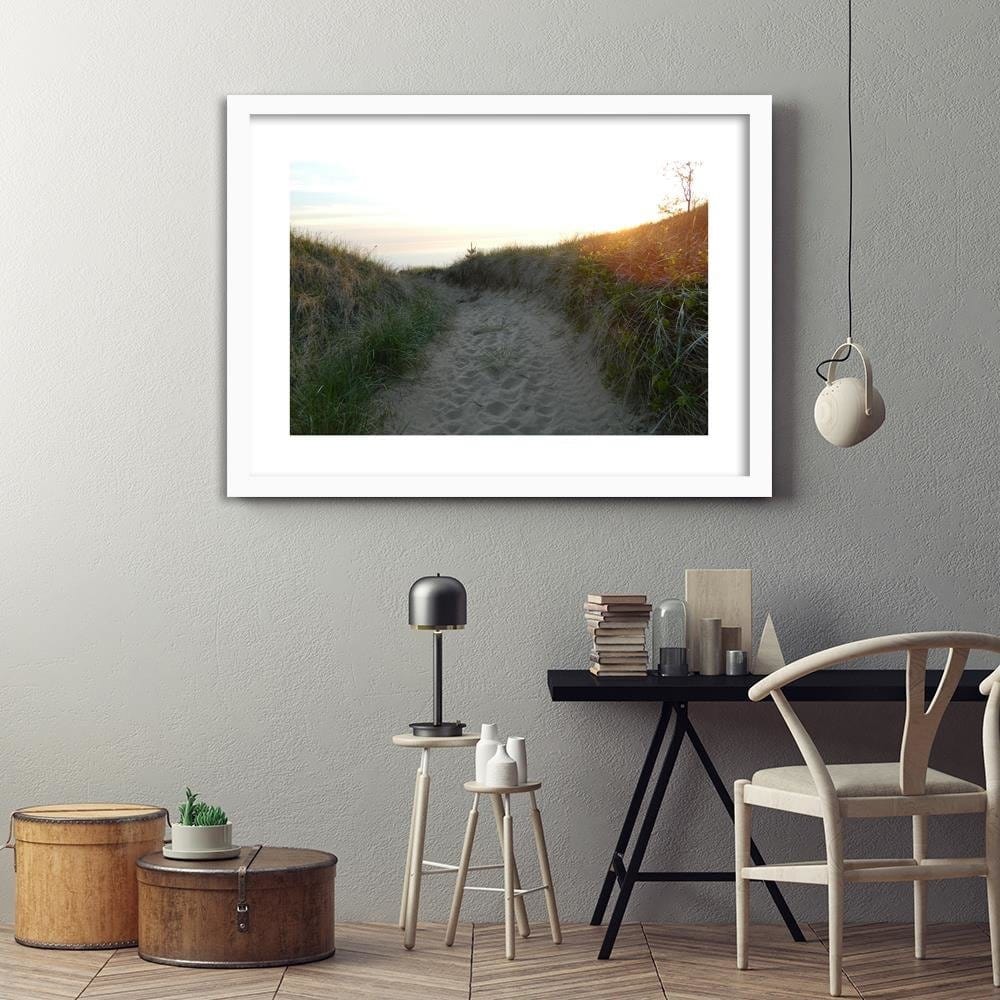 Glezna baltā rāmī - The Road To The Beach Home Trends DECO