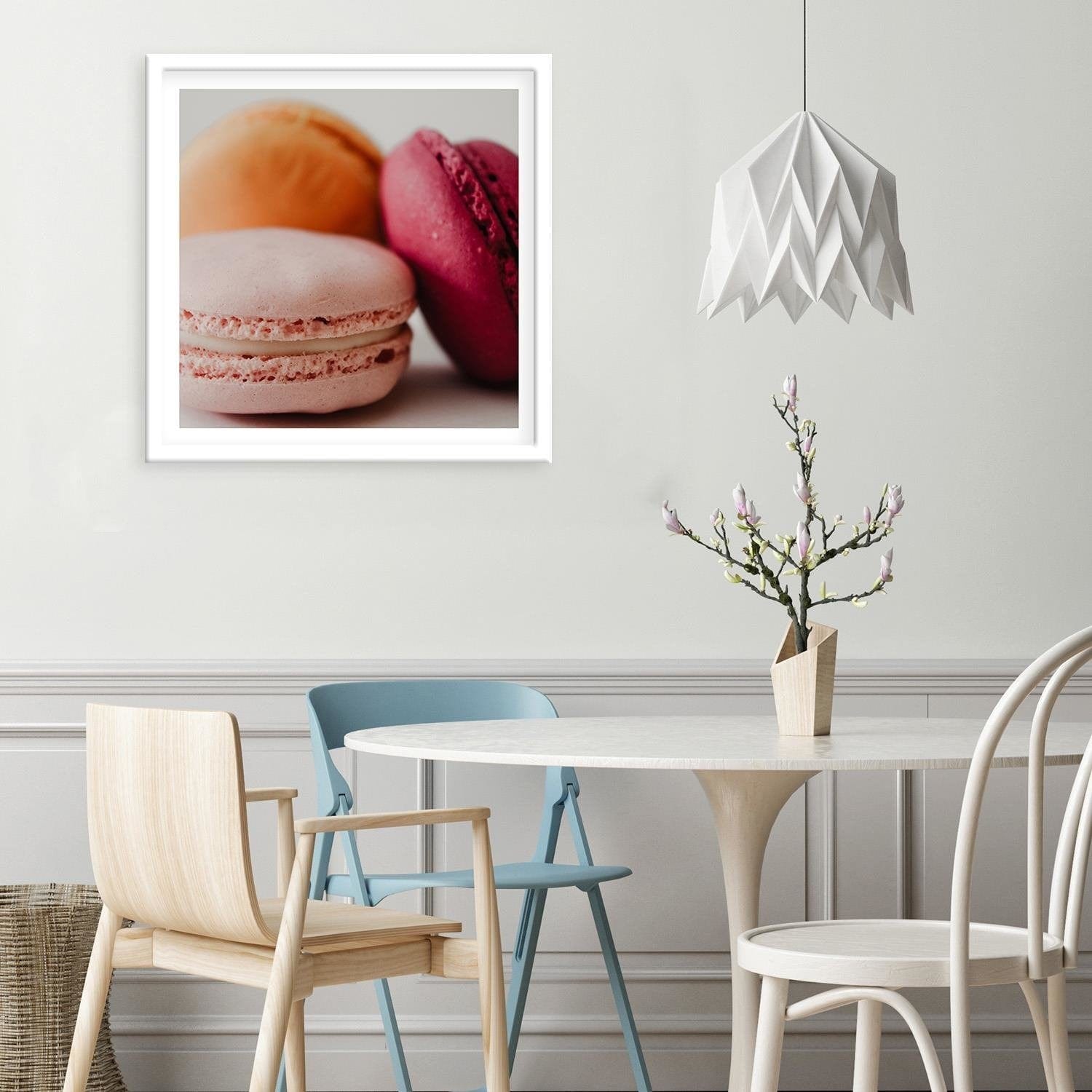 Glezna baltā rāmī - Three Colorful Macaroons Home Trends DECO