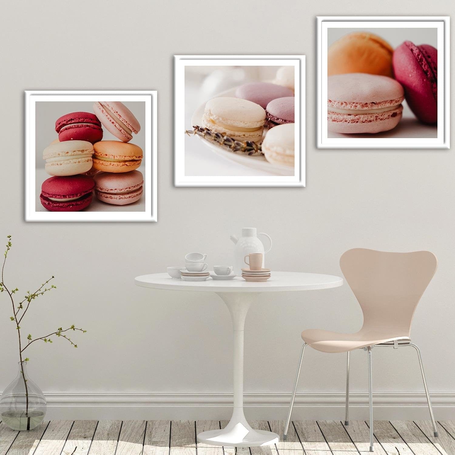 Glezna baltā rāmī - Three Colorful Macaroons Home Trends DECO
