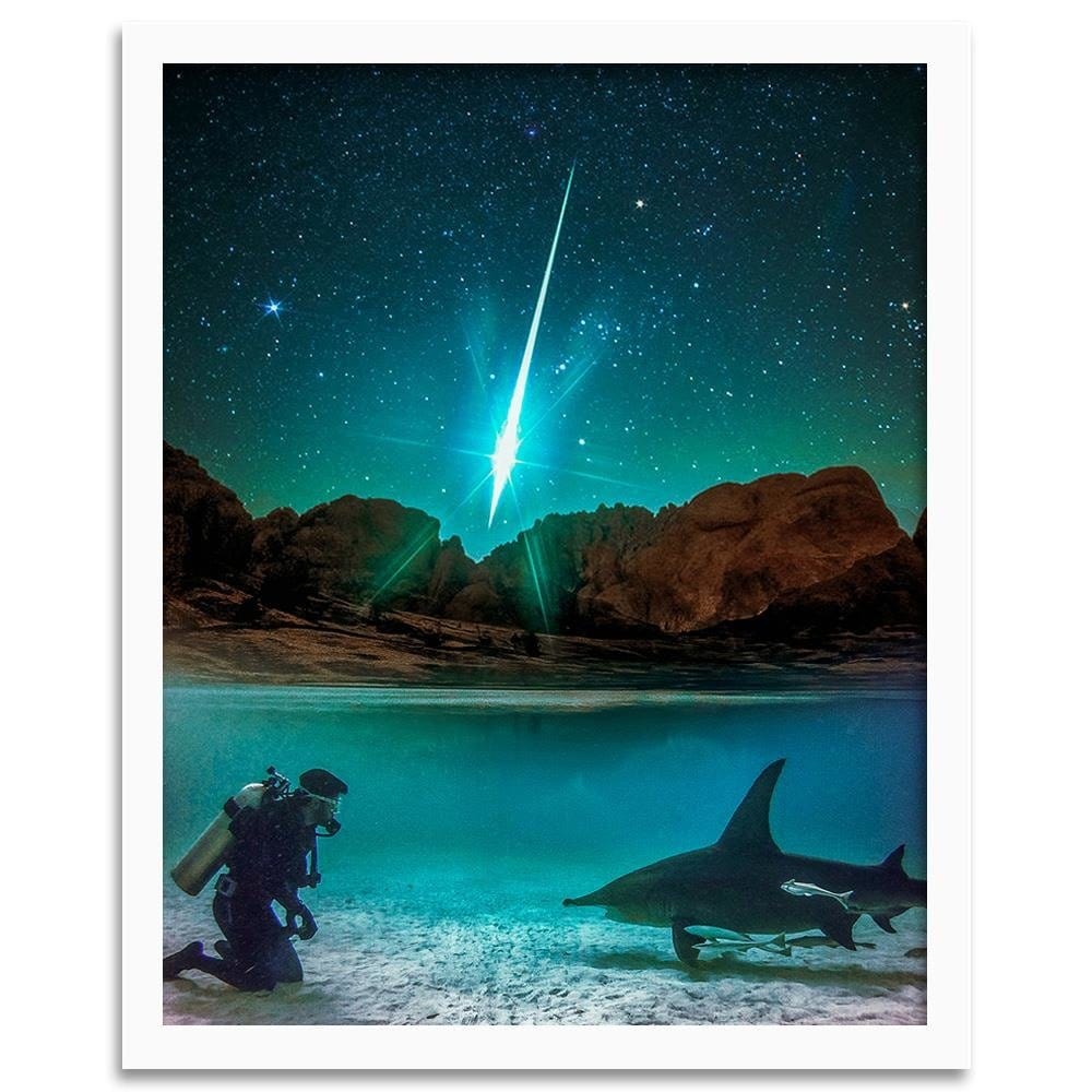 Glezna baltā rāmī - Underwater Meeting Home Trends DECO