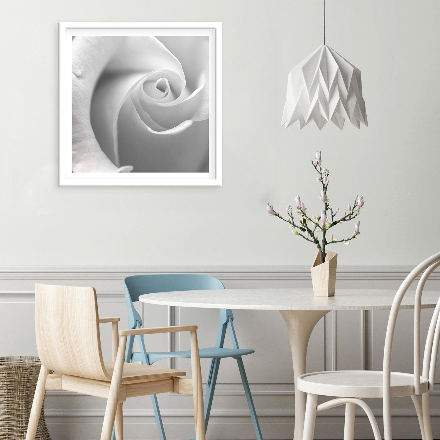 Glezna baltā rāmī - White Rose Home Trends DECO