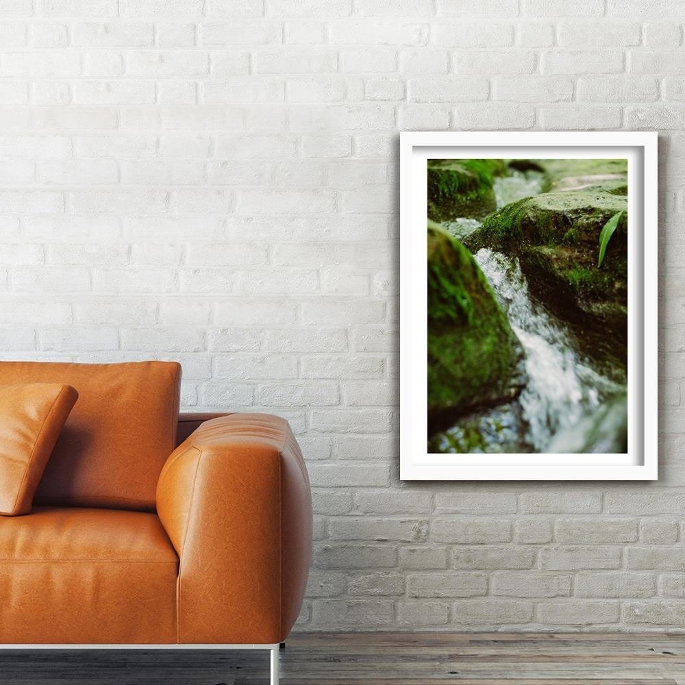 Glezna baltā rāmī - Wild River Home Trends DECO