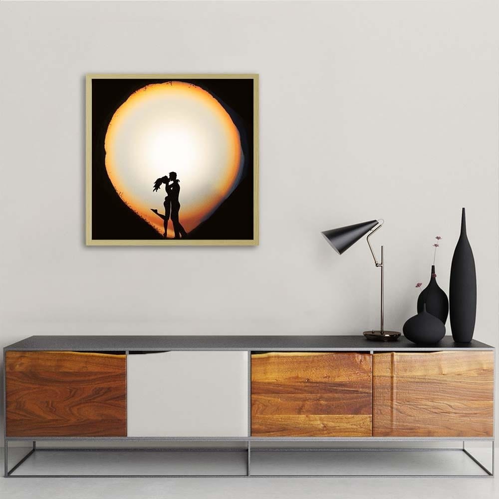 Glezna bēšā rāmī - Kiss On A White Background Home Trends DECO