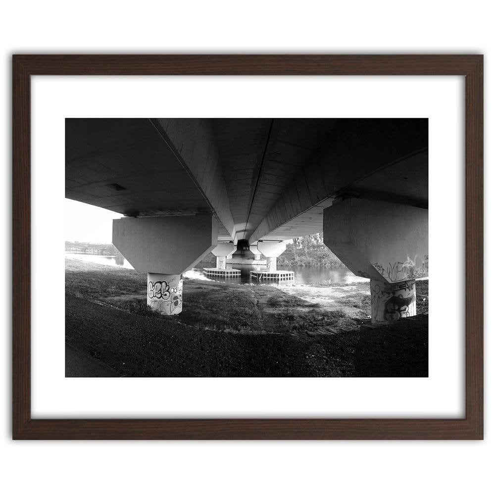 Glezna brūnā rāmī - At The Concrete Bridge Home Trends DECO