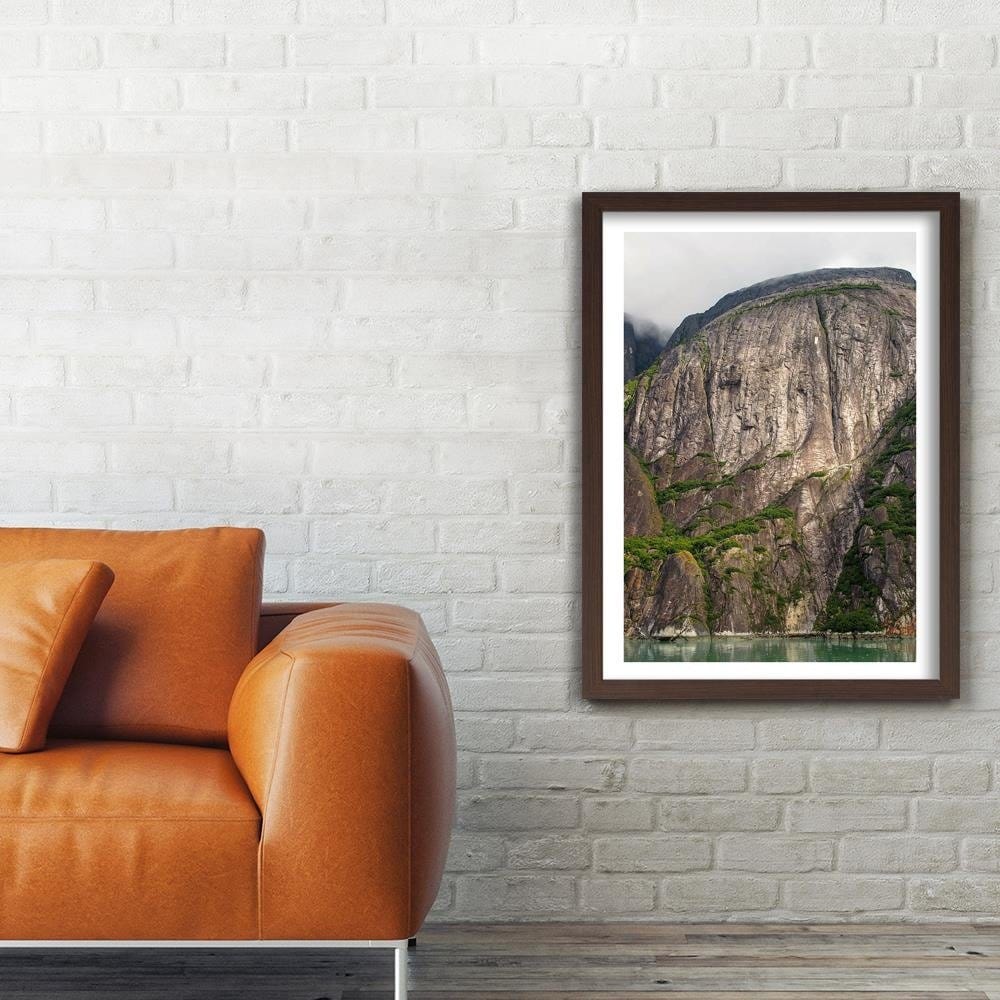 Glezna brūnā rāmī - Big Rock By The River Home Trends DECO