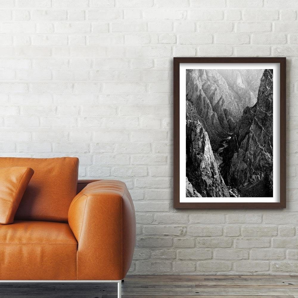 Glezna brūnā rāmī - Black And White Mountain Landscape Home Trends DECO