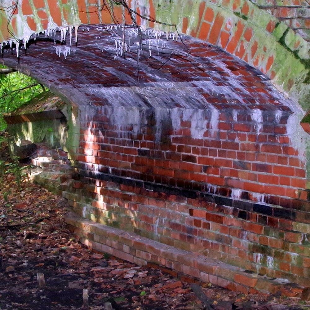 Glezna brūnā rāmī - Brick Bridge Home Trends DECO
