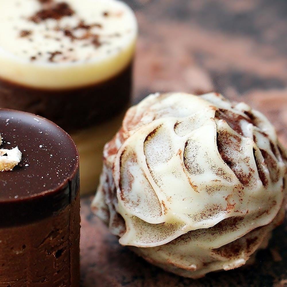 Glezna brūnā rāmī - Candy Maker Home Trends DECO