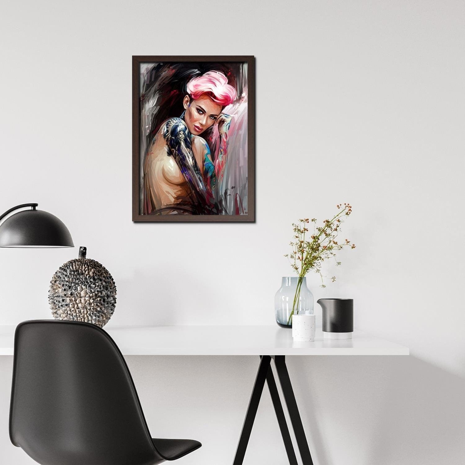 Glezna brūnā rāmī - Girl With Tattoos Home Trends DECO