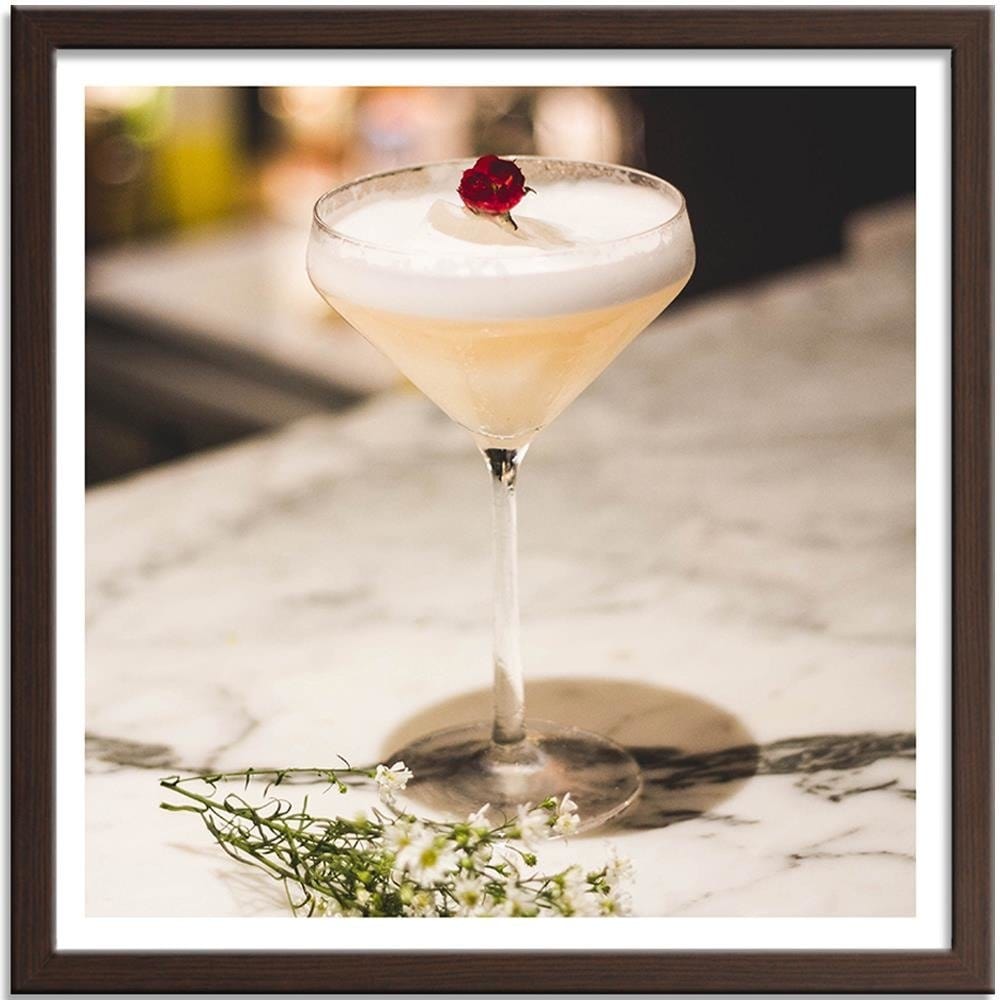 Glezna brūnā rāmī - Glass With A Drink Home Trends DECO
