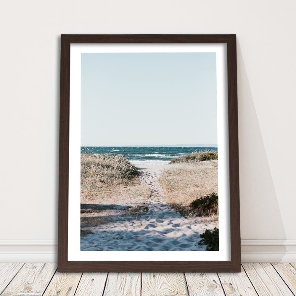Glezna brūnā rāmī - Landing On Beaches Home Trends DECO