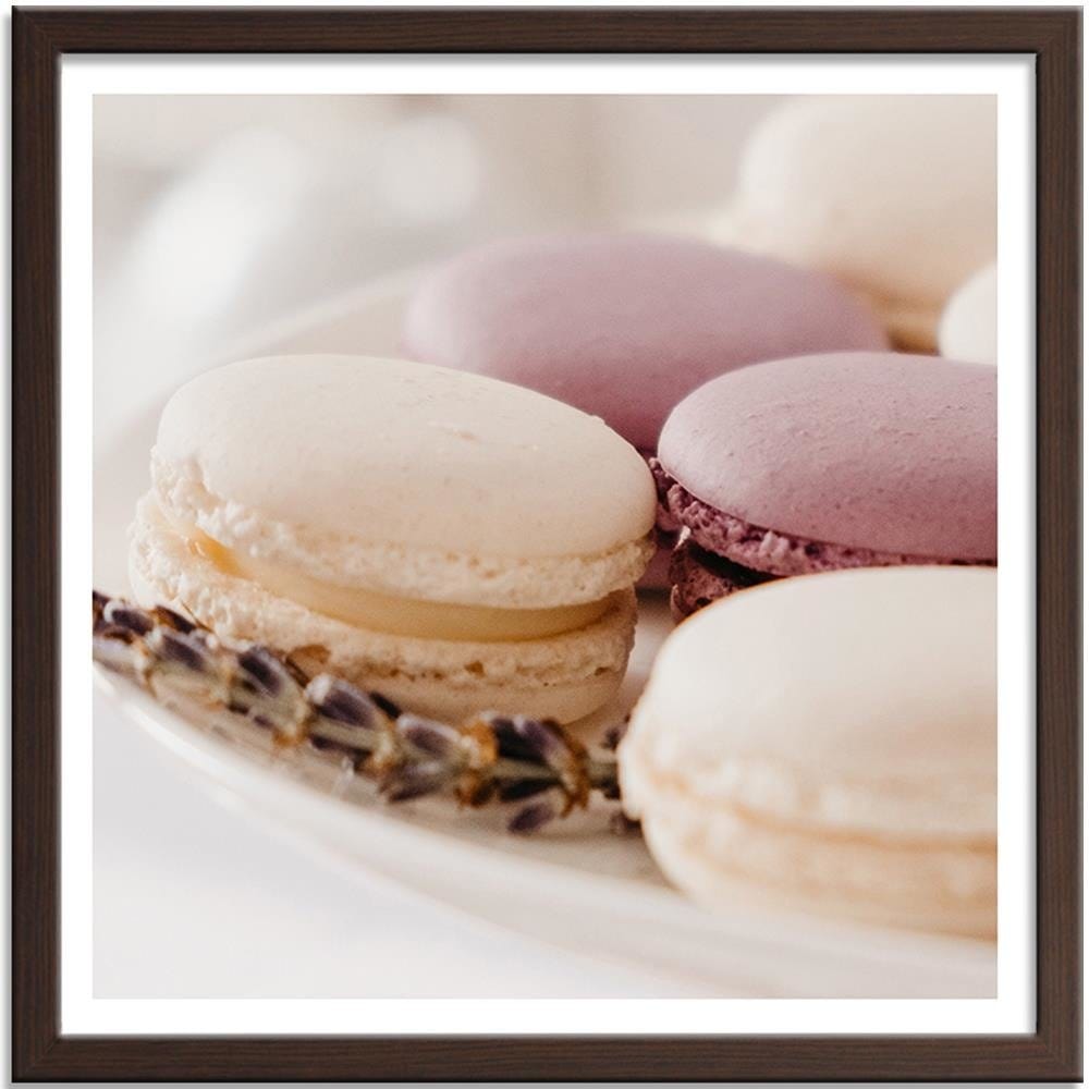 Glezna brūnā rāmī - Macaroons On A Plate 2 Home Trends DECO