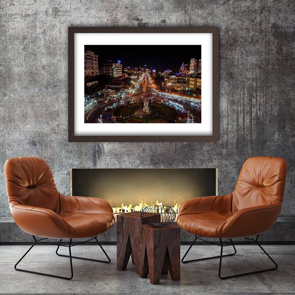 Glezna brūnā rāmī - Night Lights In The City Center Home Trends DECO