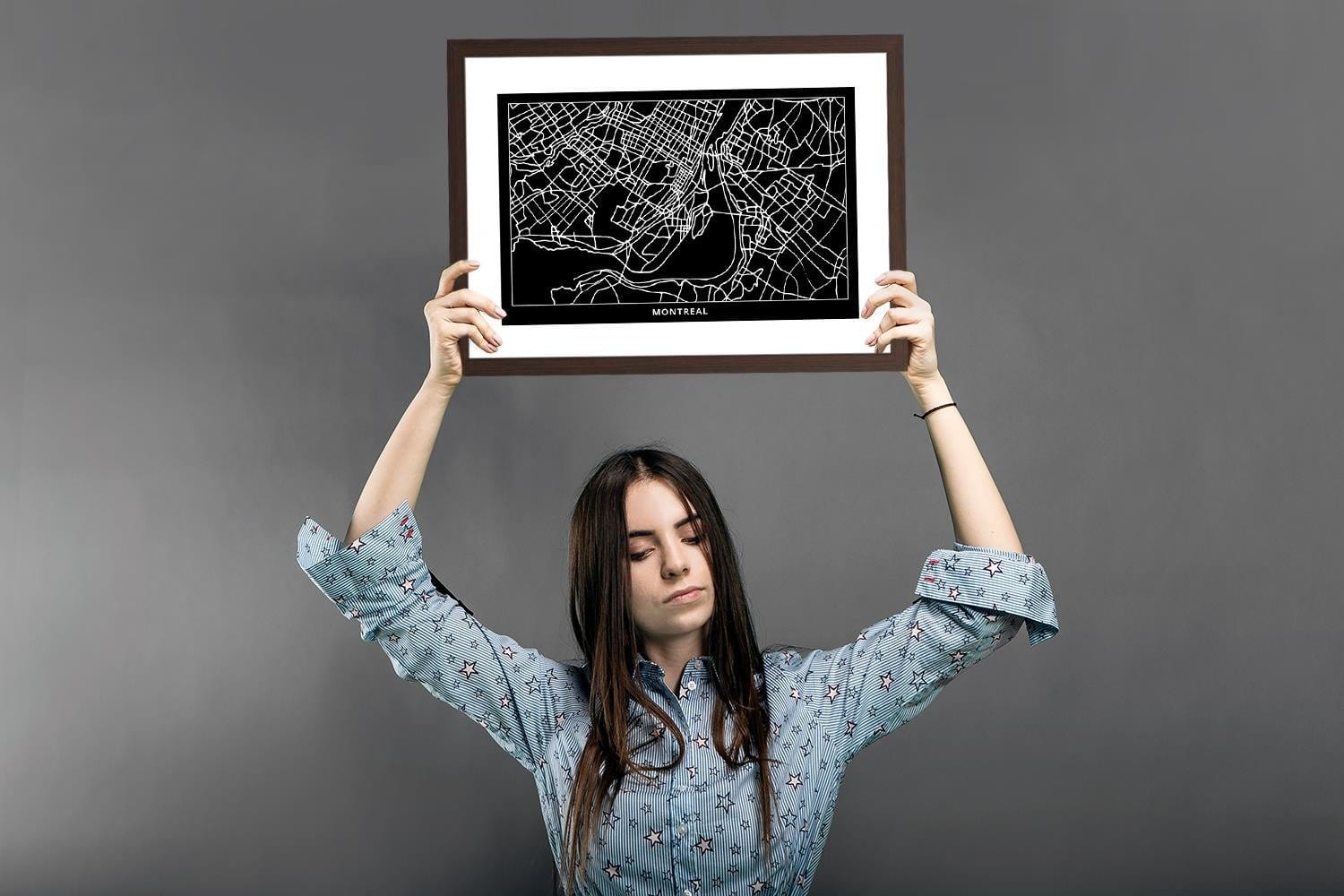 Glezna brūnā rāmī - Plan Of Montreal Home Trends DECO