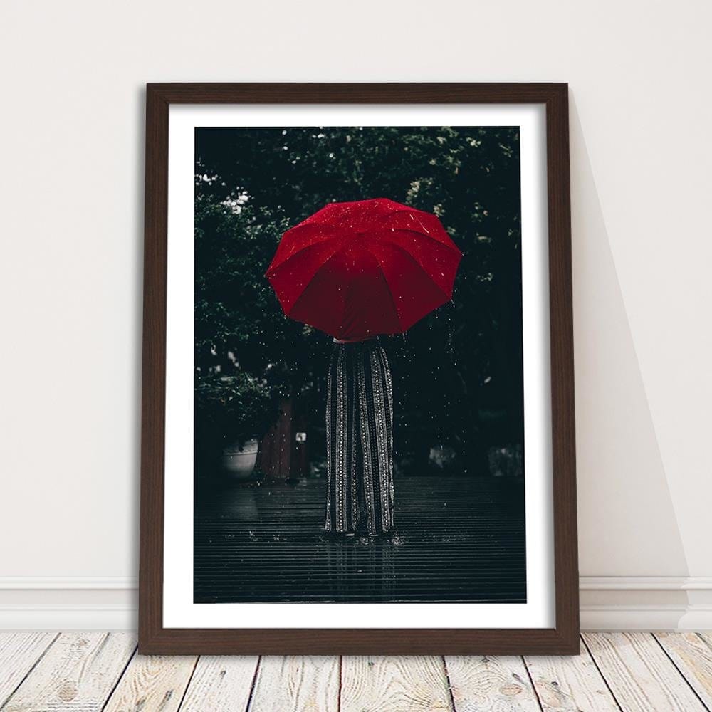 Glezna brūnā rāmī - Red Umbrella In The Rain Home Trends DECO