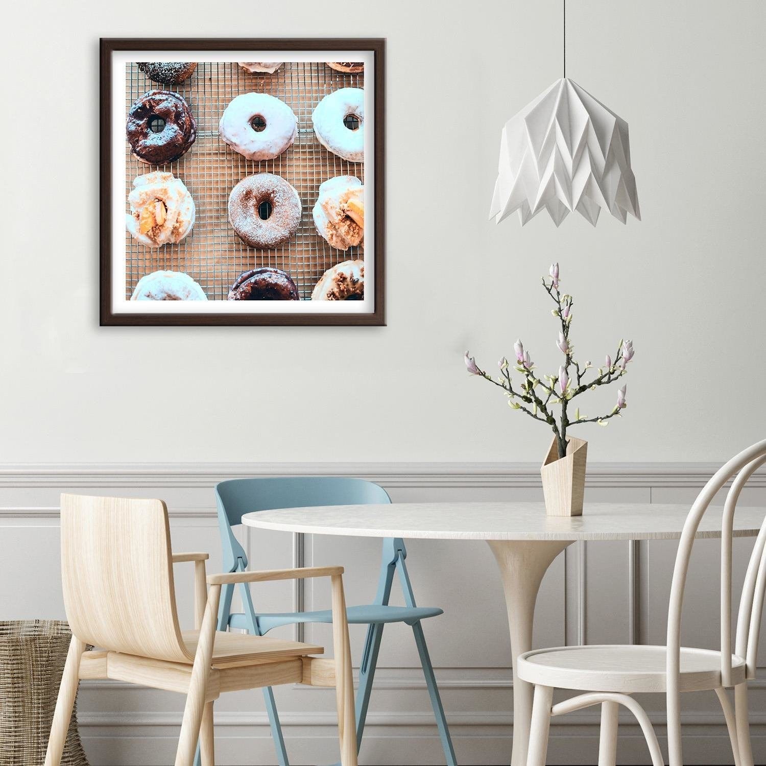 Glezna brūnā rāmī - Tasty Donuts Home Trends DECO
