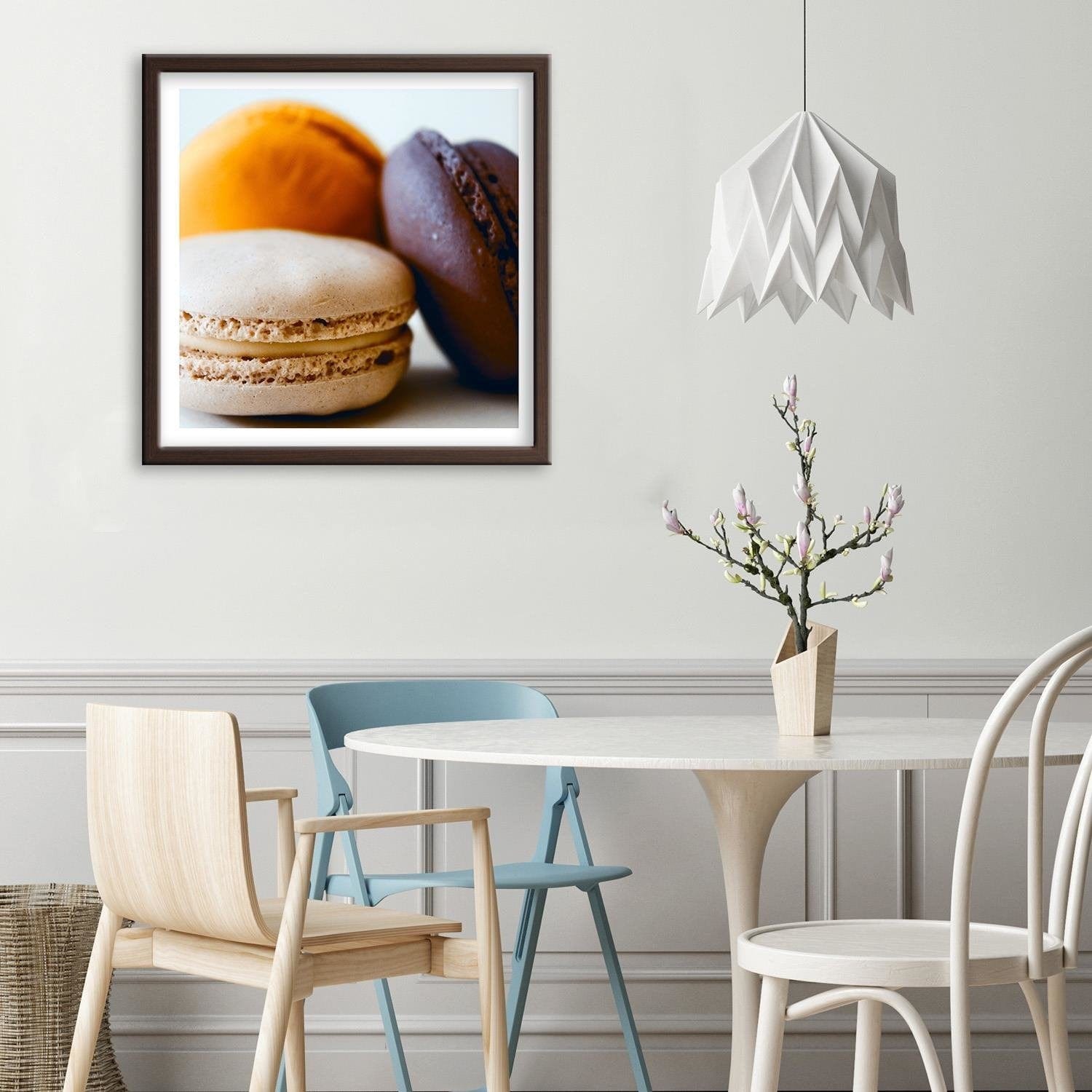 Glezna brūnā rāmī - Tasty Macaroons 2 Home Trends DECO