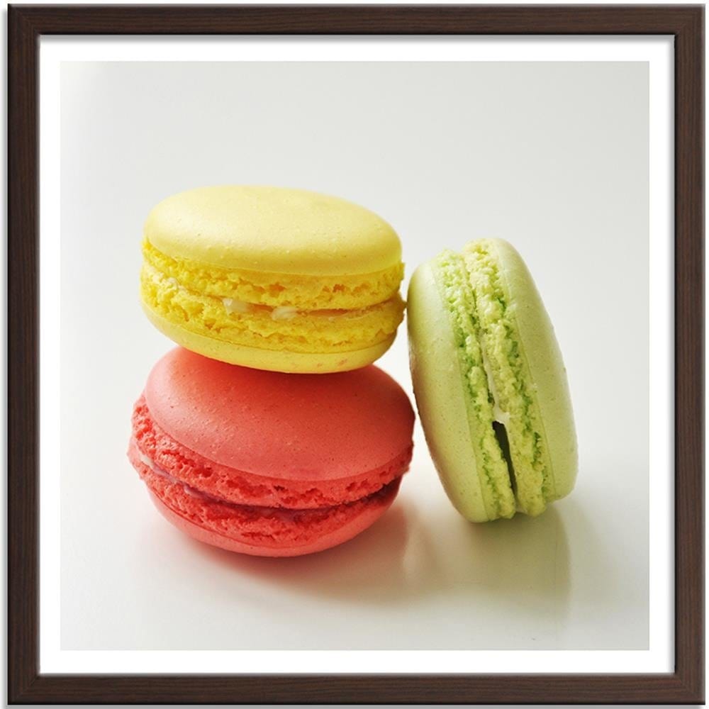 Glezna brūnā rāmī - Tasty Macaroons Home Trends DECO