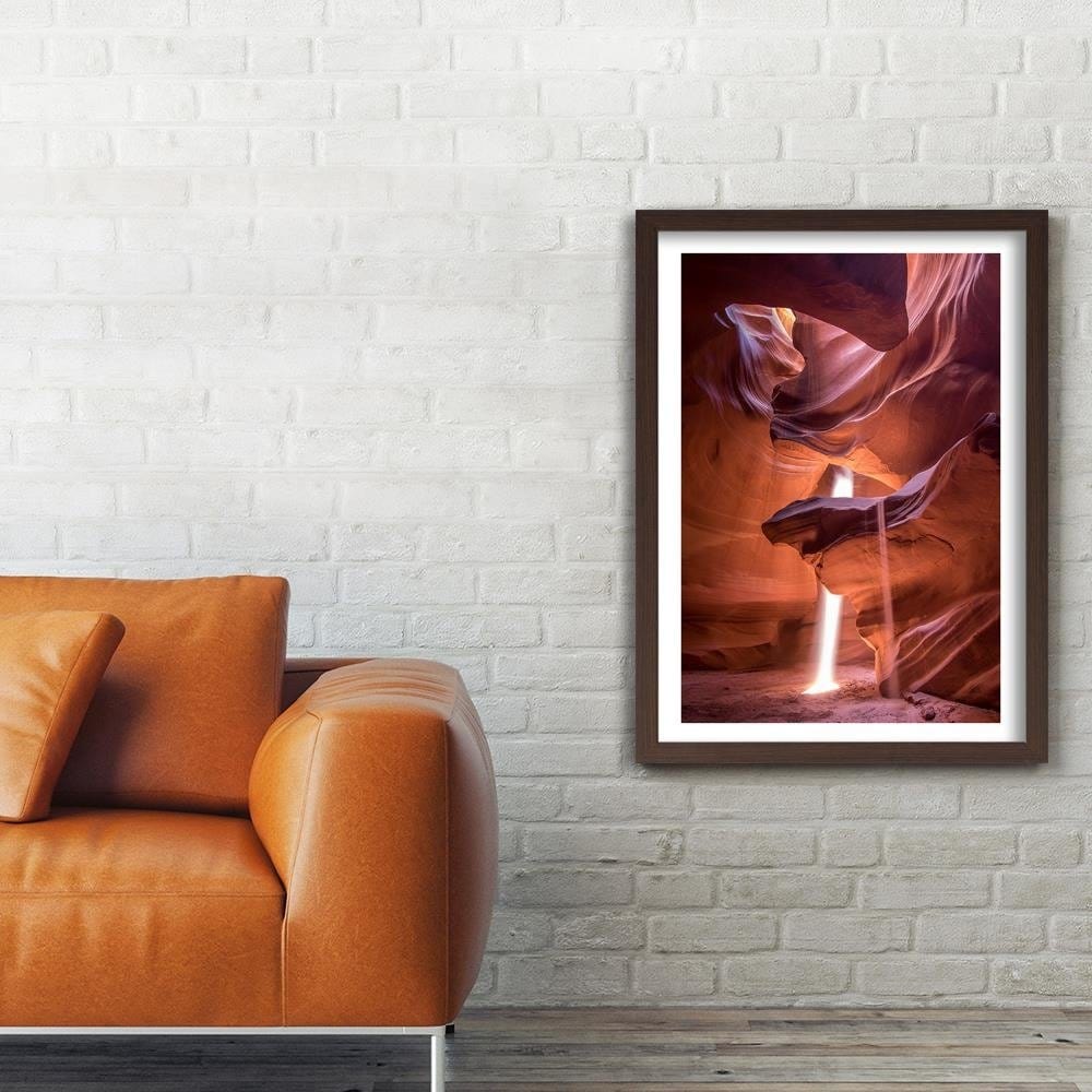 Glezna brūnā rāmī - The Light In The Cave Home Trends DECO