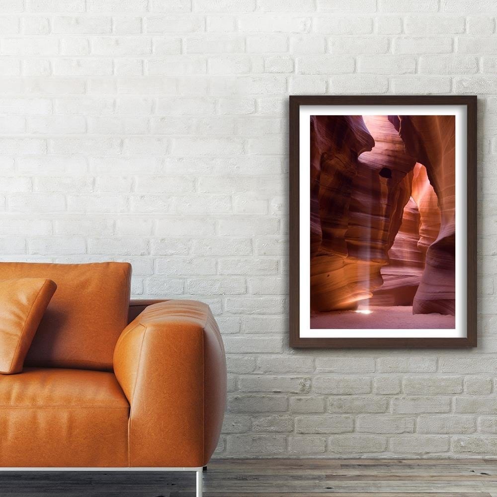 Glezna brūnā rāmī - The Rays Of The Sun In The Cave Home Trends DECO