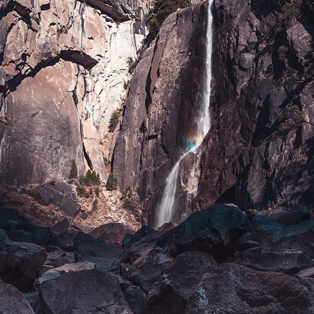 Glezna brūnā rāmī - Waterfall Among High Rocks Home Trends DECO