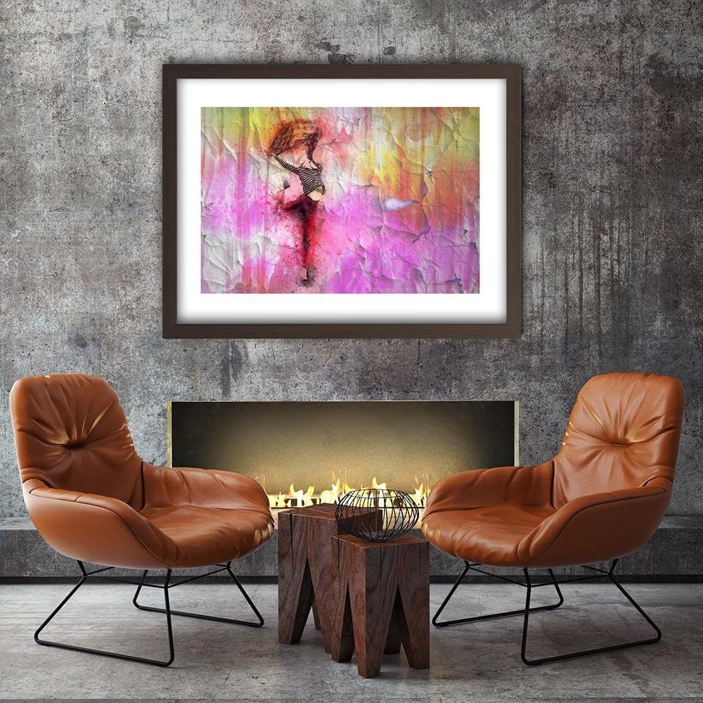 Glezna brūnā rāmī - Woman Leaping With Joy Home Trends DECO
