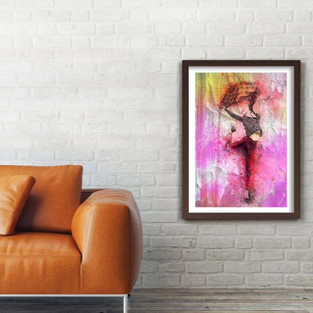 Glezna brūnā rāmī - Woman Leaping With Joy Home Trends DECO