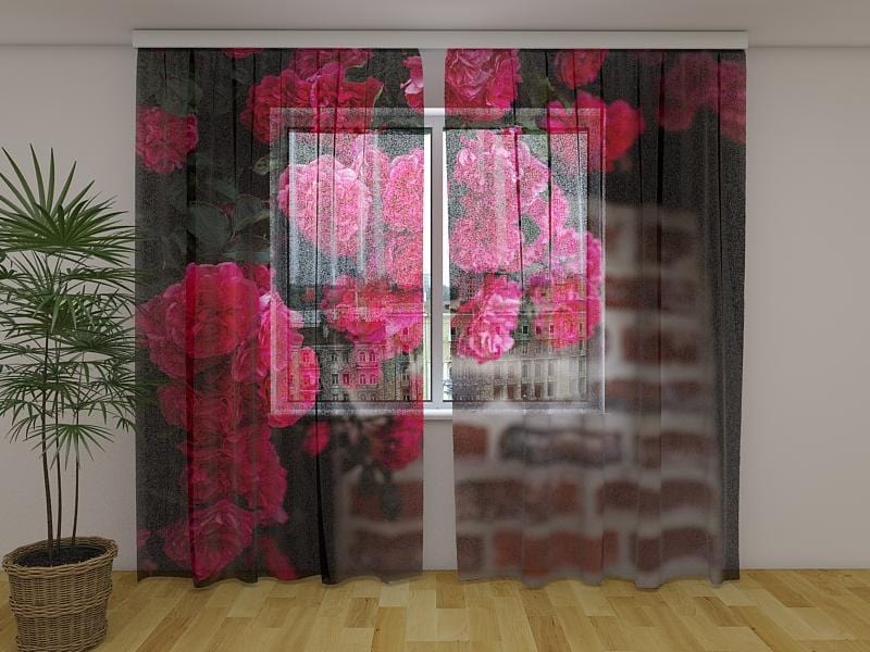 Dienas un nakts aizkari - Rozā rožu krūms pie ķieģeļu sienas 180 x 140 cm (2X 90x140 cm) / Сaurspīdīgs šifons E-interjers.lv