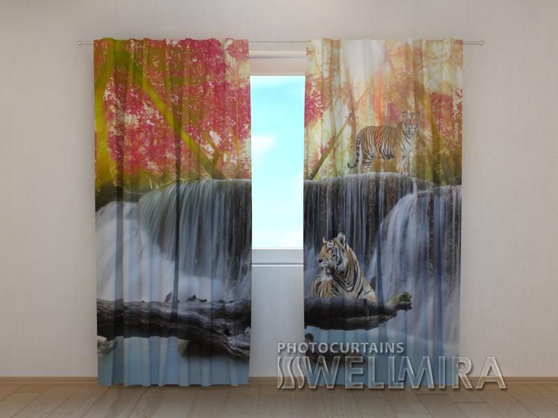 Dienas un nakts aizkari - Tīģeri pie rudens ūdenskrituma 180 x 140 cm (2X 90x140 cm) / SCREEN E-interjers.lv