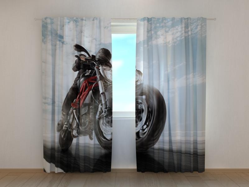 Dienas un nakts aizkari - Velosipēdists uz kalnu šosejas 180 x 140 cm (2X 90x140 cm) / SCREEN E-interjers.lv