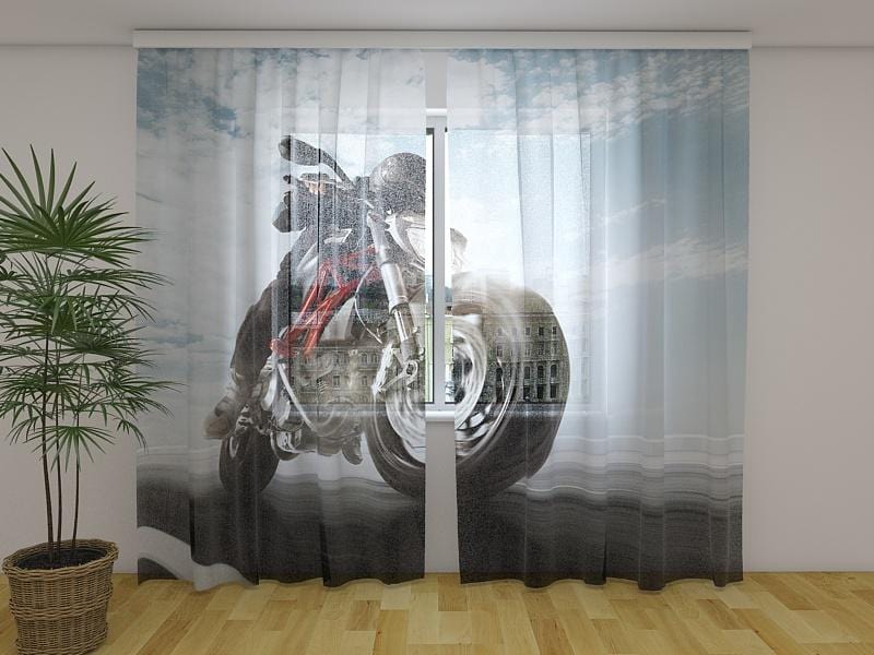 Dienas un nakts aizkari - Velosipēdists uz kalnu šosejas 180 x 140 cm (2X 90x140 cm) / Сaurspīdīgs šifons E-interjers.lv
