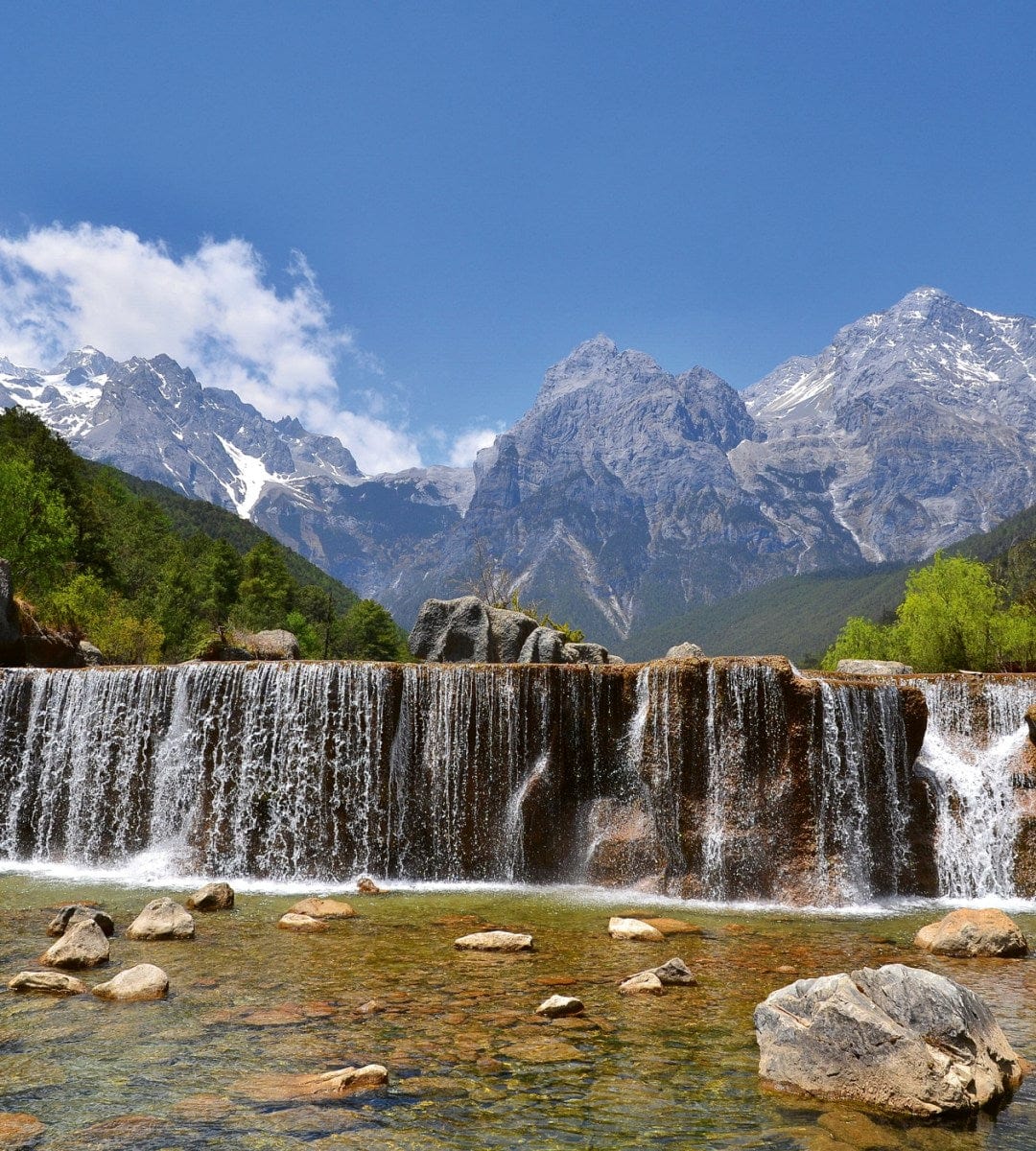 Flizelīna fototapetes ar kalniem un ūdenskritumu - Alpi 225 x 250 cm D-ART
