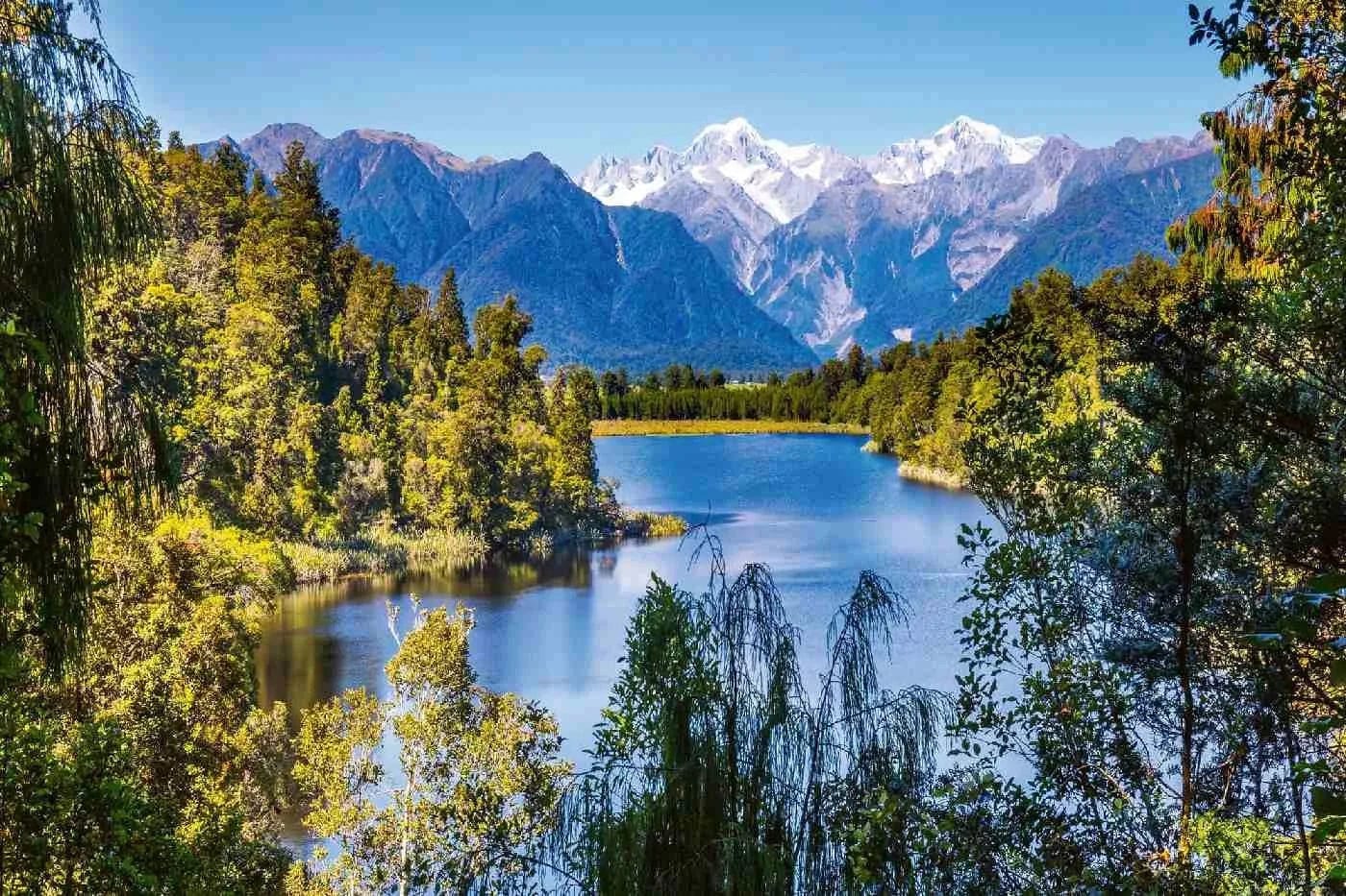 Fototapetes ar skaistu ainavu - Metesona ezers, 375x250 cm D-ART