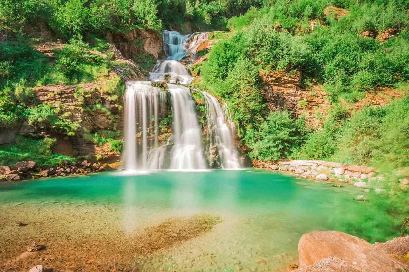 Fototapetes ar ūdenskritumu - Piumogna Šveice, (375x250 cm) D-ART