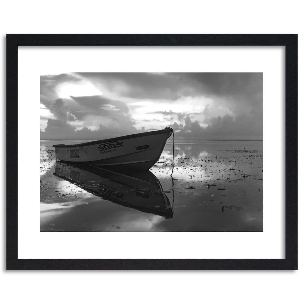 Glezna melnā rāmī - A Boat On The Sea 2  Home Trends