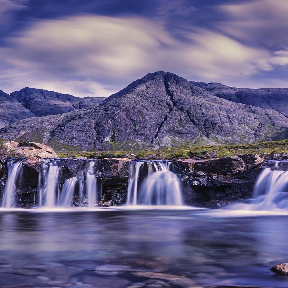 Glezna melnā rāmī - A Mysterious Waterfall  Home Trends