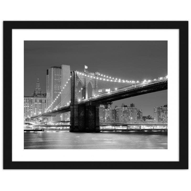 Glezna melnā rāmī - Brooklyn Bridge with a panoramic view of the city over the East River  Home Trends