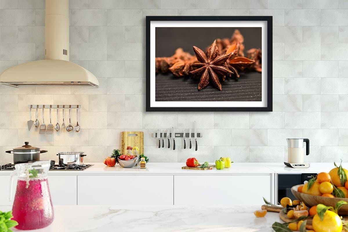 Glezna melnā rāmī - Cinnamon  Home Trends