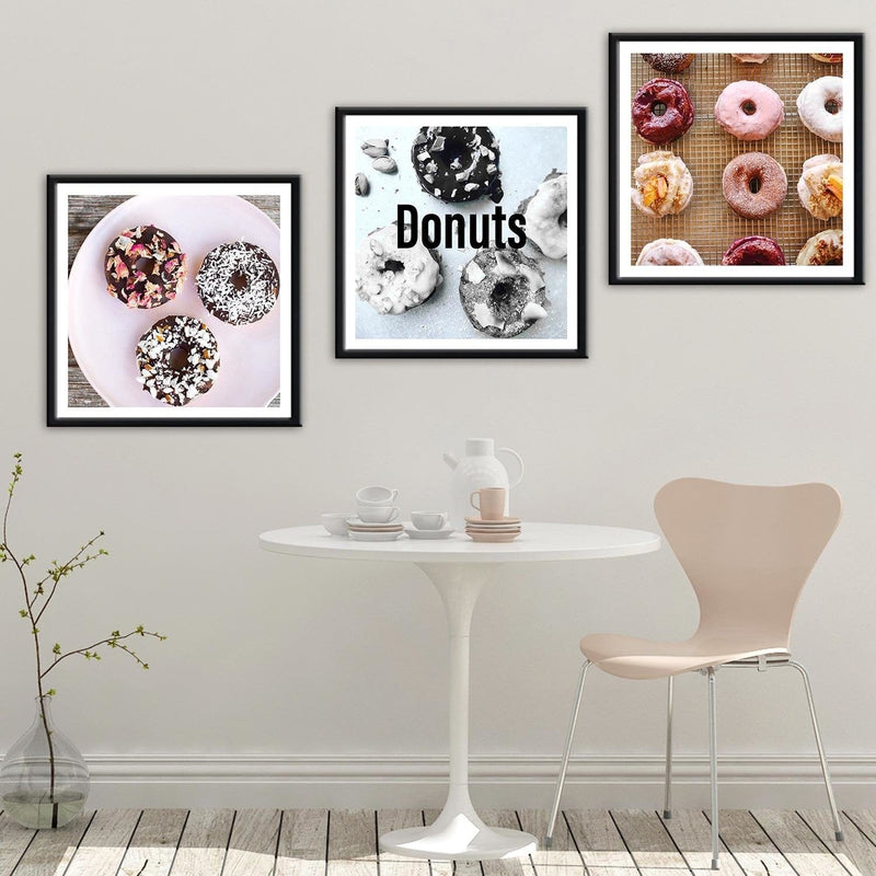 Glezna melnā rāmī - Donuts  Home Trends