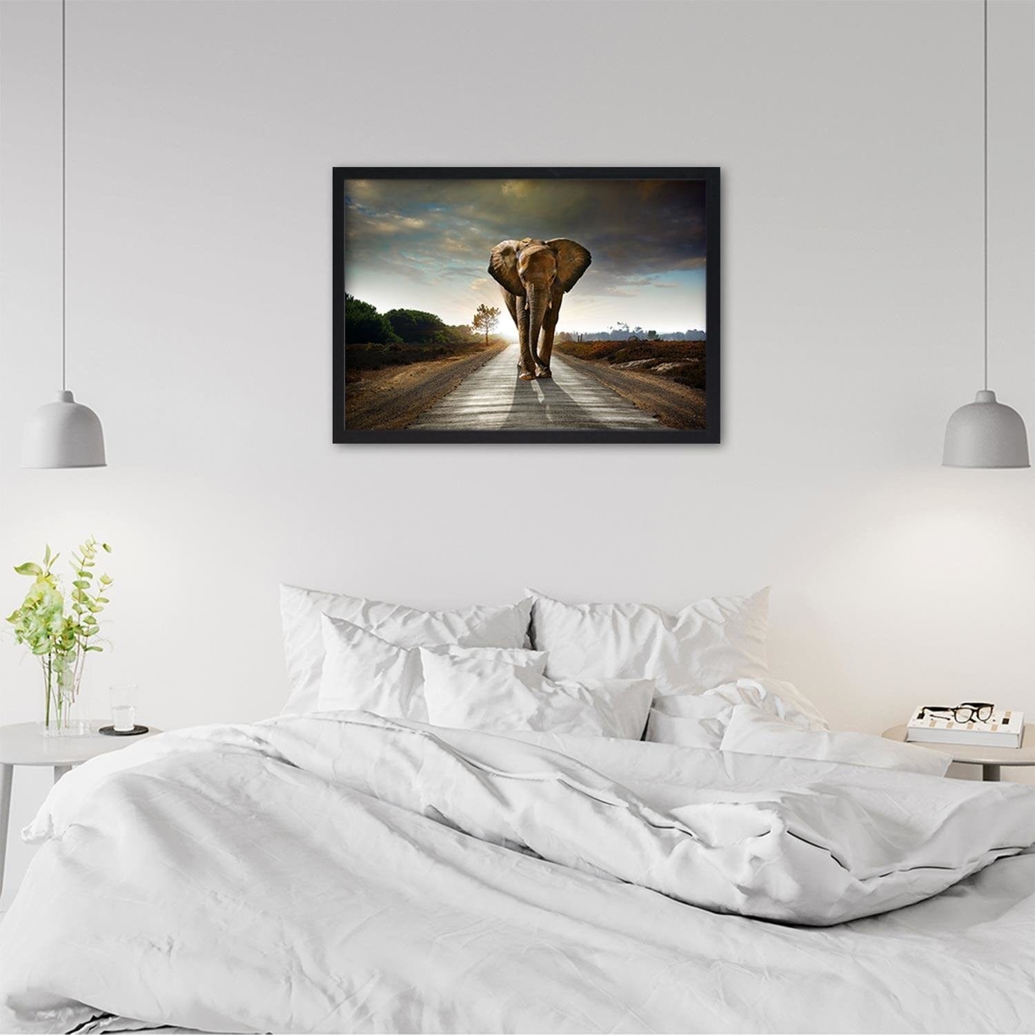 Glezna melnā rāmī - Elephant On The Road  Home Trends