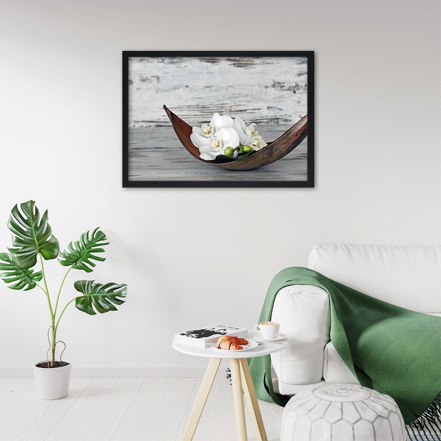 Glezna melnā rāmī - Flower On The Wood  Home Trends
