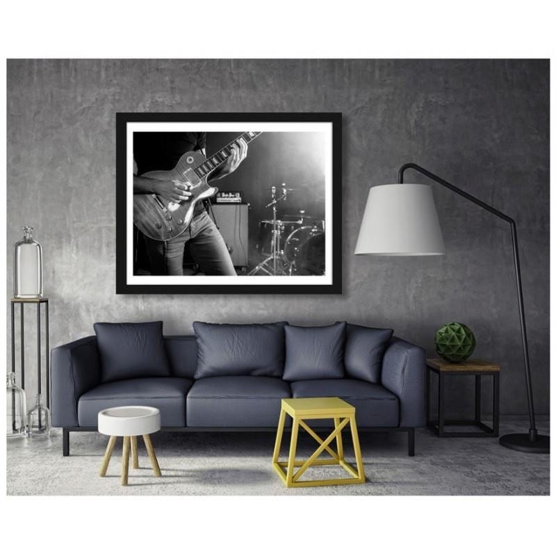 Glezna melnā rāmī - Guitarist  Home Trends