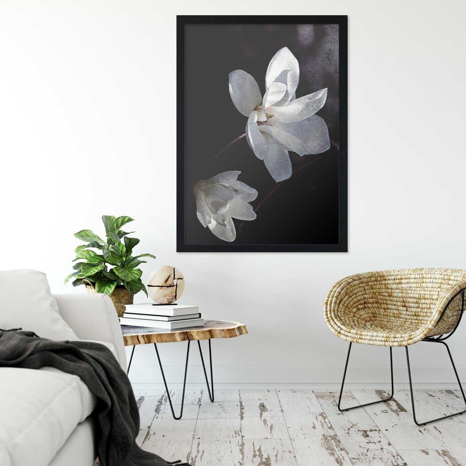Glezna melnā rāmī - Jasmine Petals  Home Trends