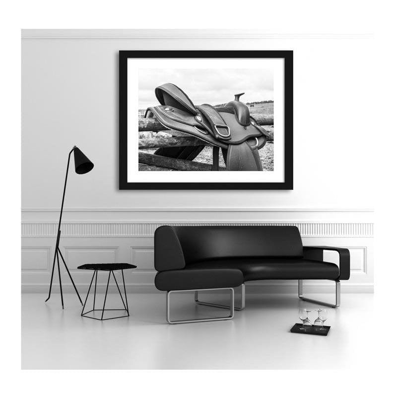 Glezna melnā rāmī - Saddle  Home Trends