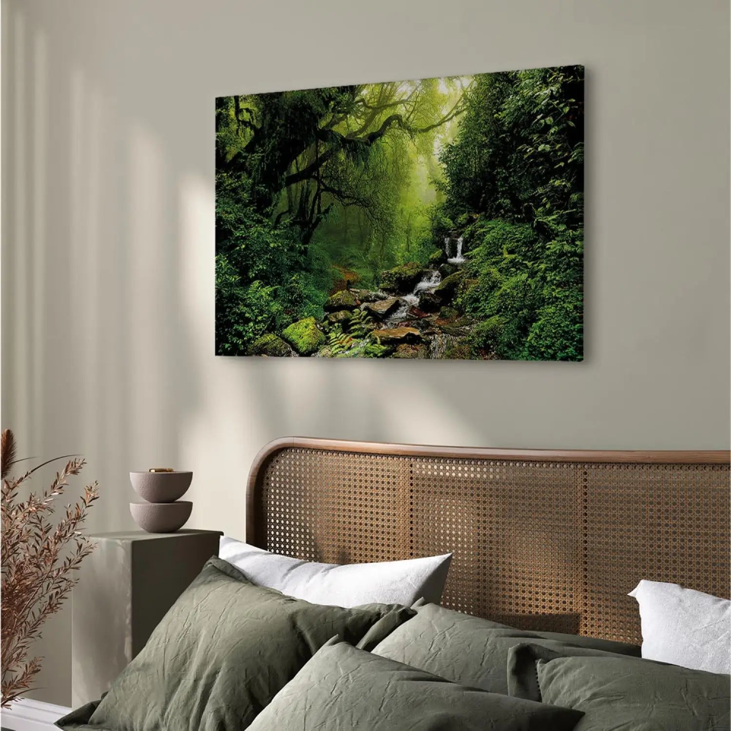 Kanva ar meža motīvu - Ūdenskritums mežā, zaļā krāsā, 98193 Home Trends