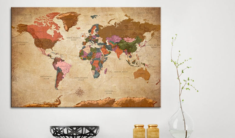 Korķa tāfele ar dekoru - Pasaules karte_ Brūna elegance E-interjers.lv
